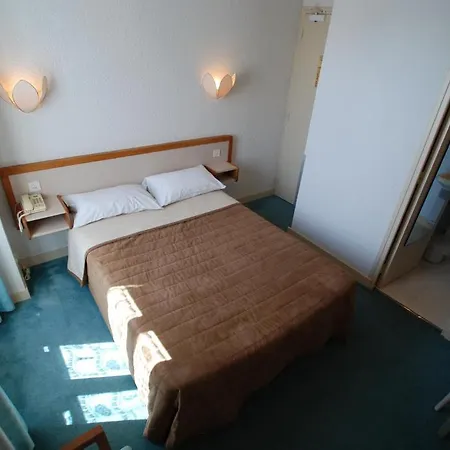 Arc En Ciel Otel 2*
